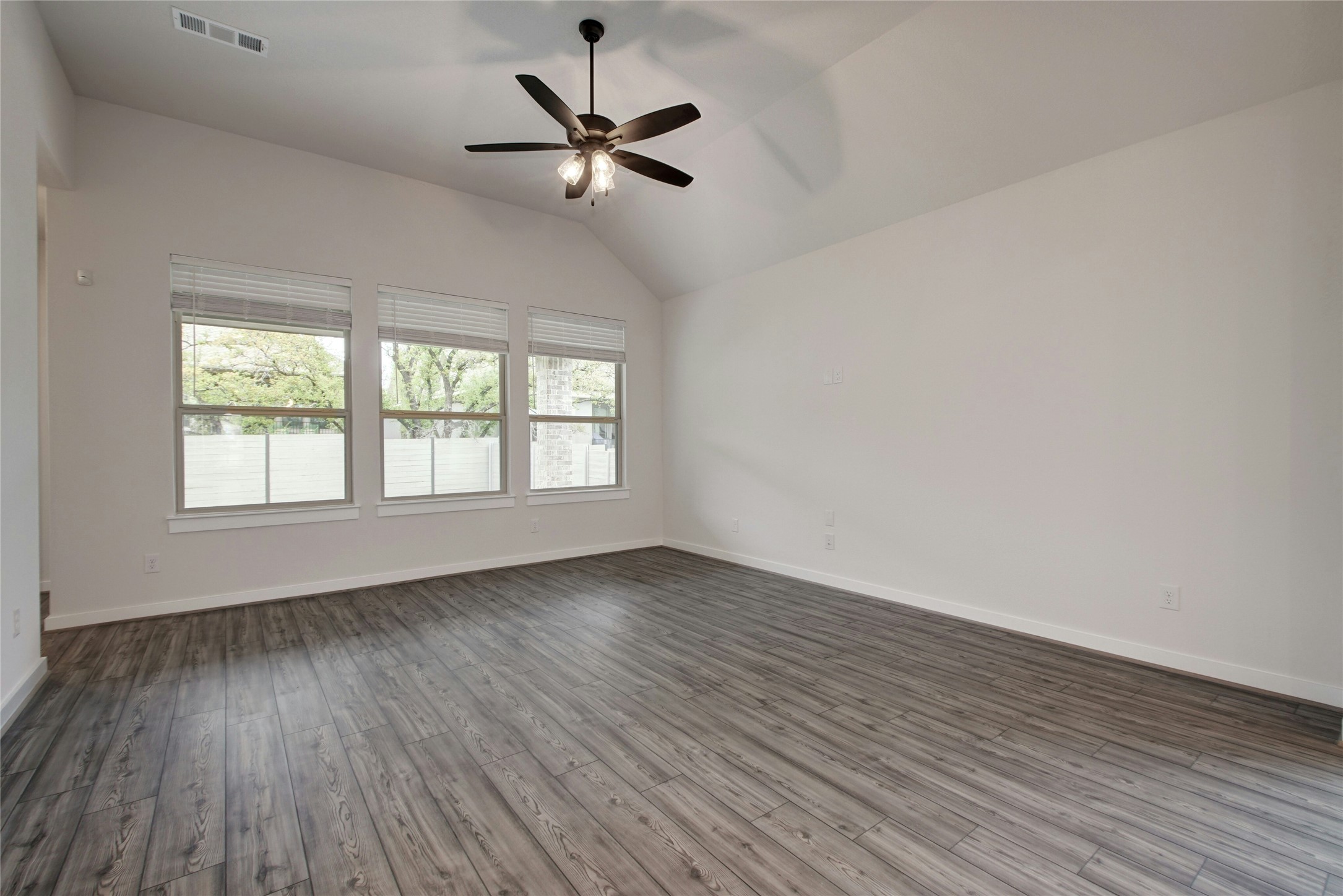 633 Pecan Bottom Trail Georgetown, TX 78628 - Photo 4 of 38