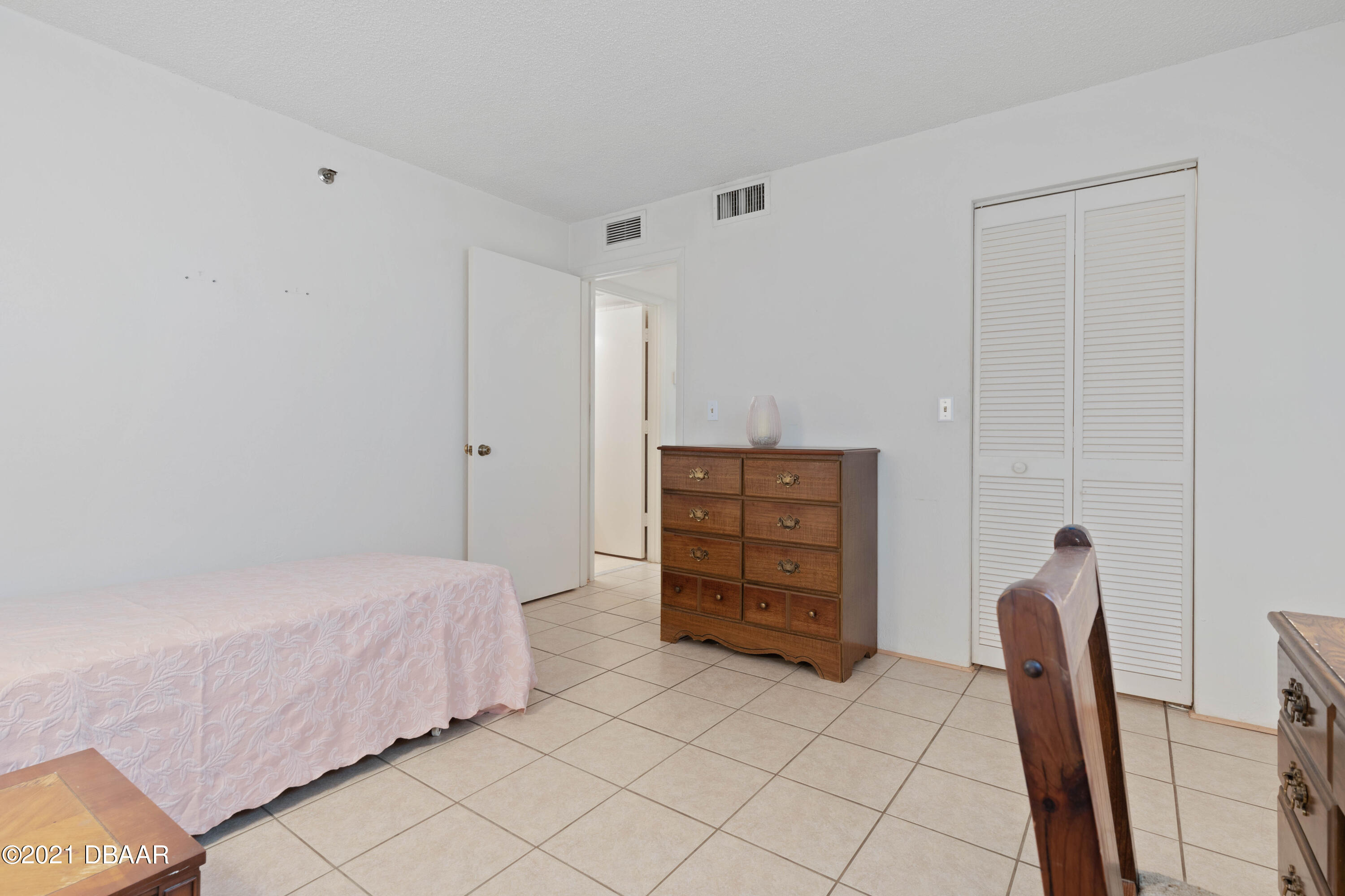 1051 Ocean Shore Boulevard, Unit 603 Ormond Beach, FL 32176 - Photo 14 of 30 Guest bedroom
