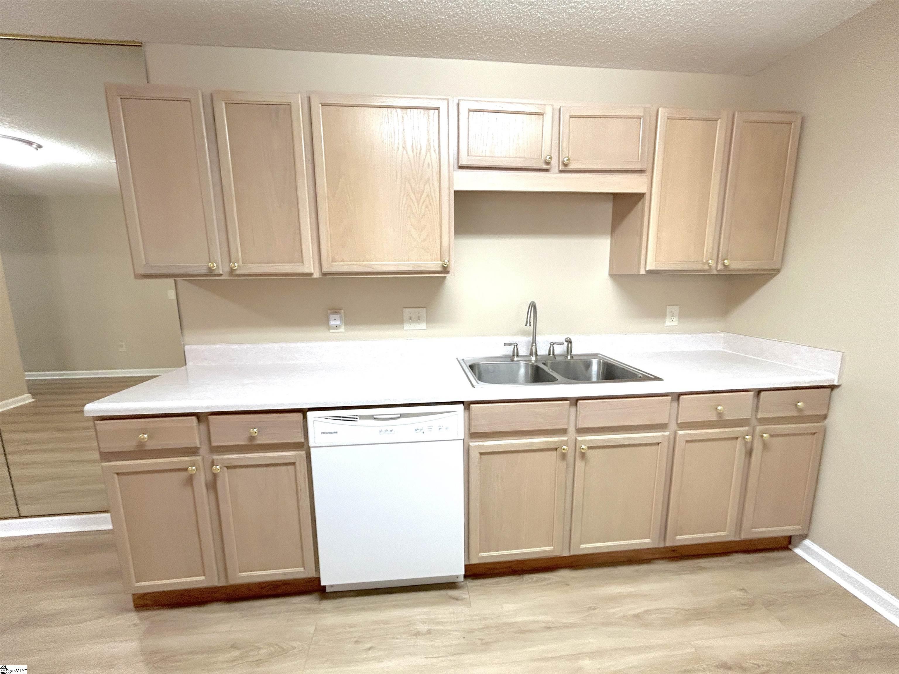 1001 Pelham Square Way Greer, SC 29650 - Photo 10 of 21