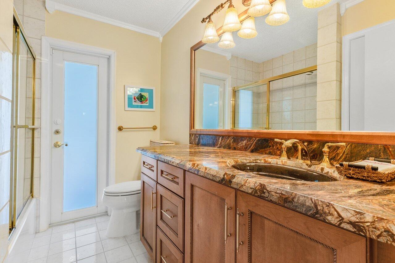 1040 Southwest 15th Street Boca Raton, FL 33486 - Photo 23 of 49 Bathroom 2