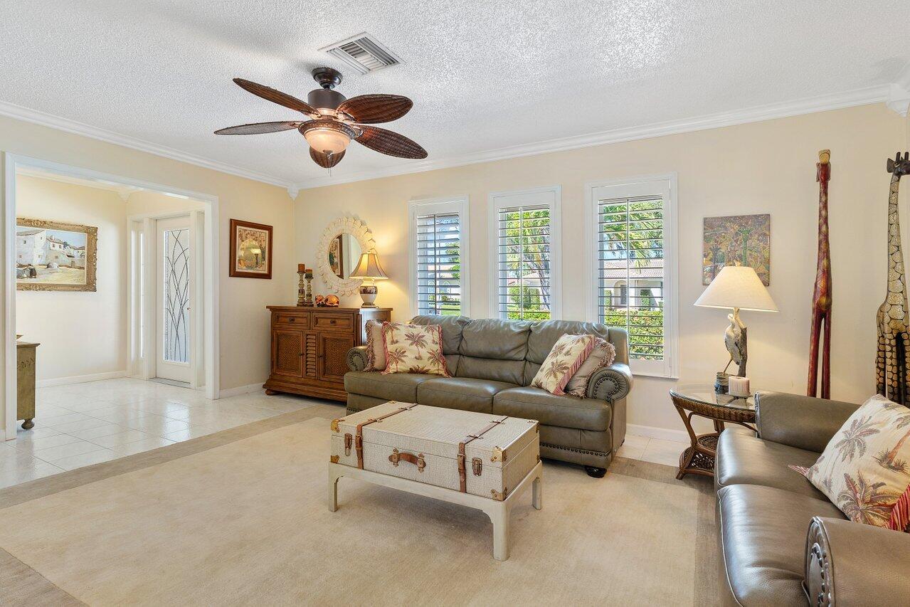 1040 Southwest 15th Street Boca Raton, FL 33486 - Photo 8 of 49 Living Room