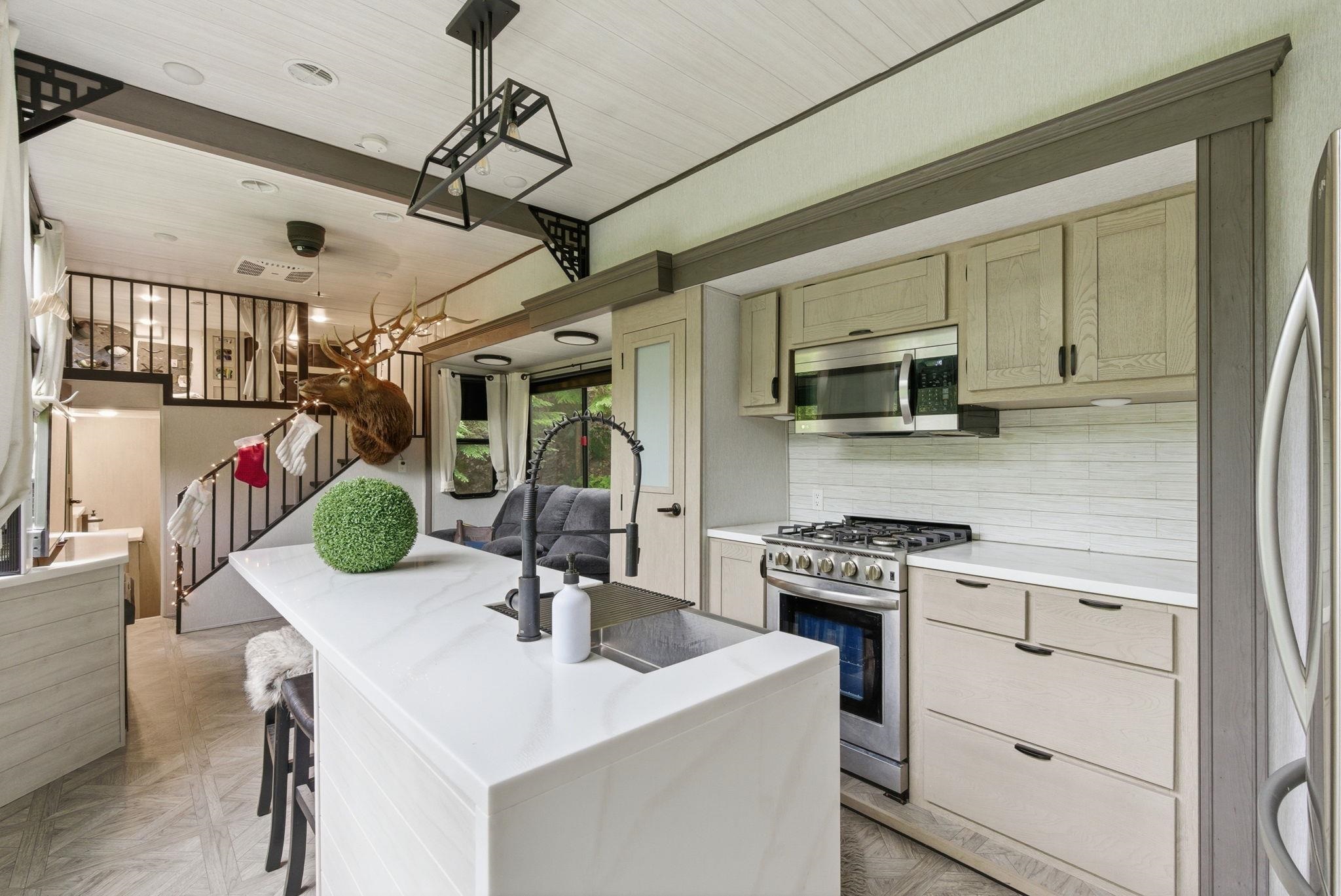 8657 Spring Valley Road Elk, WA 99009 - Photo 8 of 47