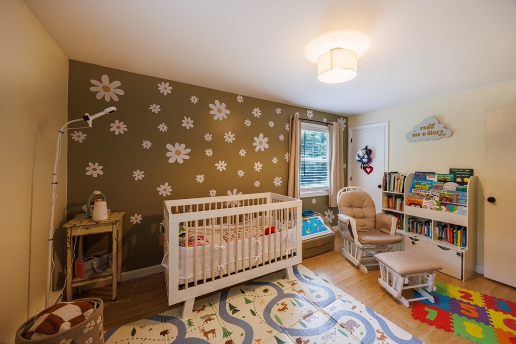 142 Squannacook Road Shirley, MA 01464 - Photo 18 of 37