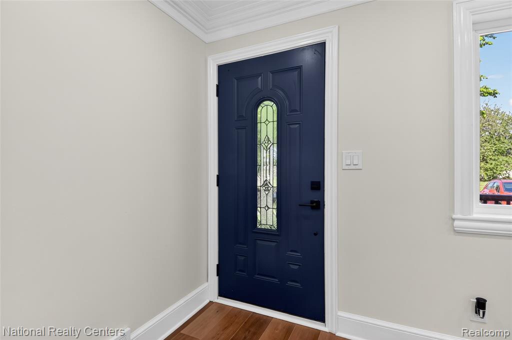 32008 Bunert Road Warren, MI 48088 - Photo 4 of 41