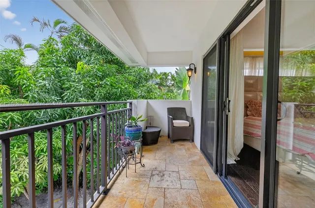 $2,350,000 | 6345 Maynada Street, Coral Gables, FL 33146