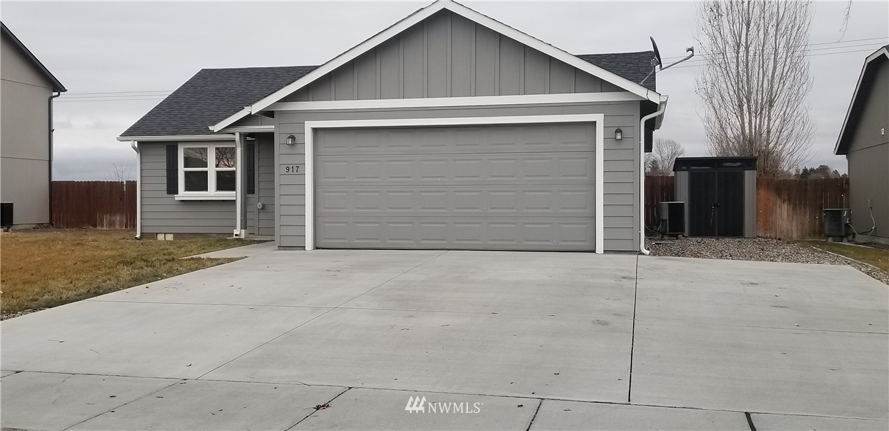 917 South Rees Street Moses Lake, WA 98837 - Photo 1 of 12 Gallery Image 1