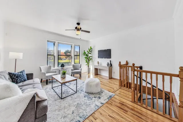 $225,000 | 6209 South Dorchester Avenue, Unit 1, Chicago, IL 60637