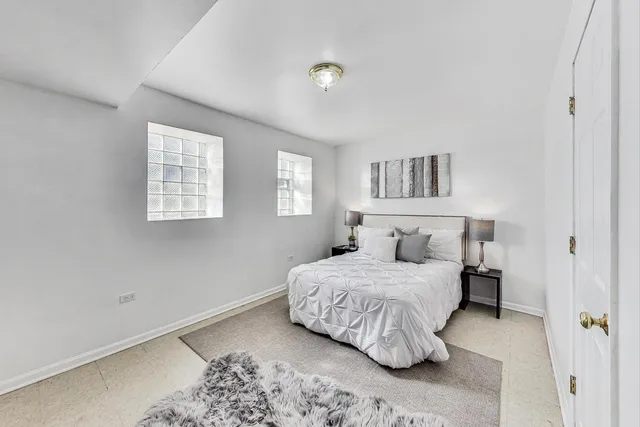 $225,000 | 6209 South Dorchester Avenue, Unit 1, Chicago, IL 60637