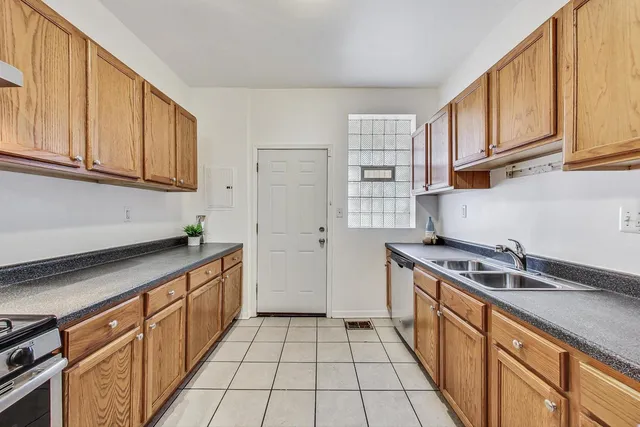 $225,000 | 6209 South Dorchester Avenue, Unit 1, Chicago, IL 60637