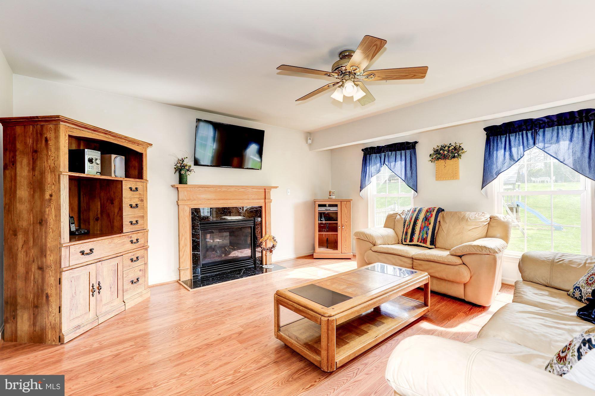 1009 Gullo Road New Windsor, MD 21776 - Photo 8 of 27 Family Room