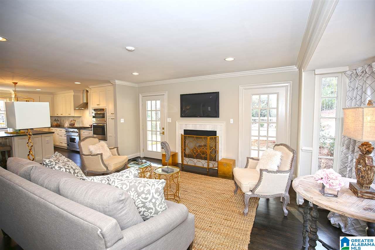 3137 North Woodridge Road Birmingham, AL 35223 - Photo 3 of 34