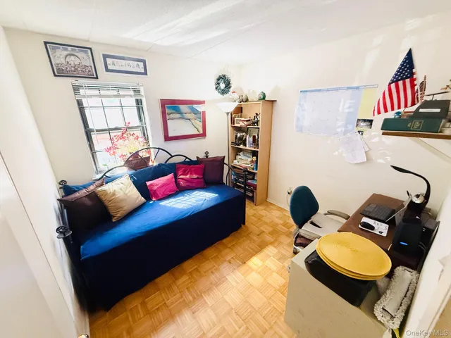 $635,000 | 68-09 242nd Street, Unit 33A | Douglaston