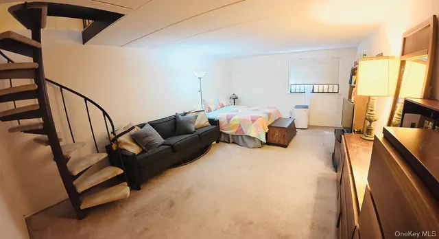 $635,000 | 68-09 242nd Street, Unit 33A | Douglaston