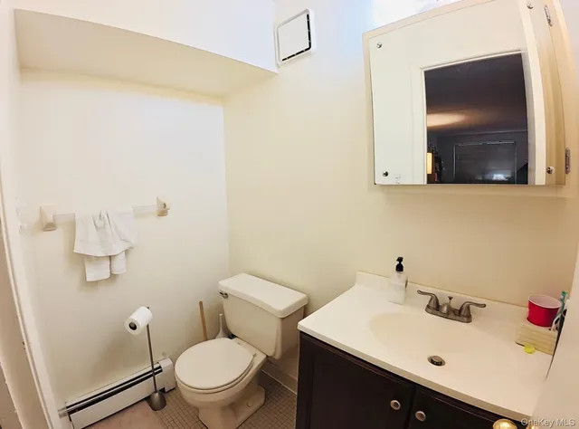 $635,000 | 68-09 242nd Street, Unit 33A | Douglaston