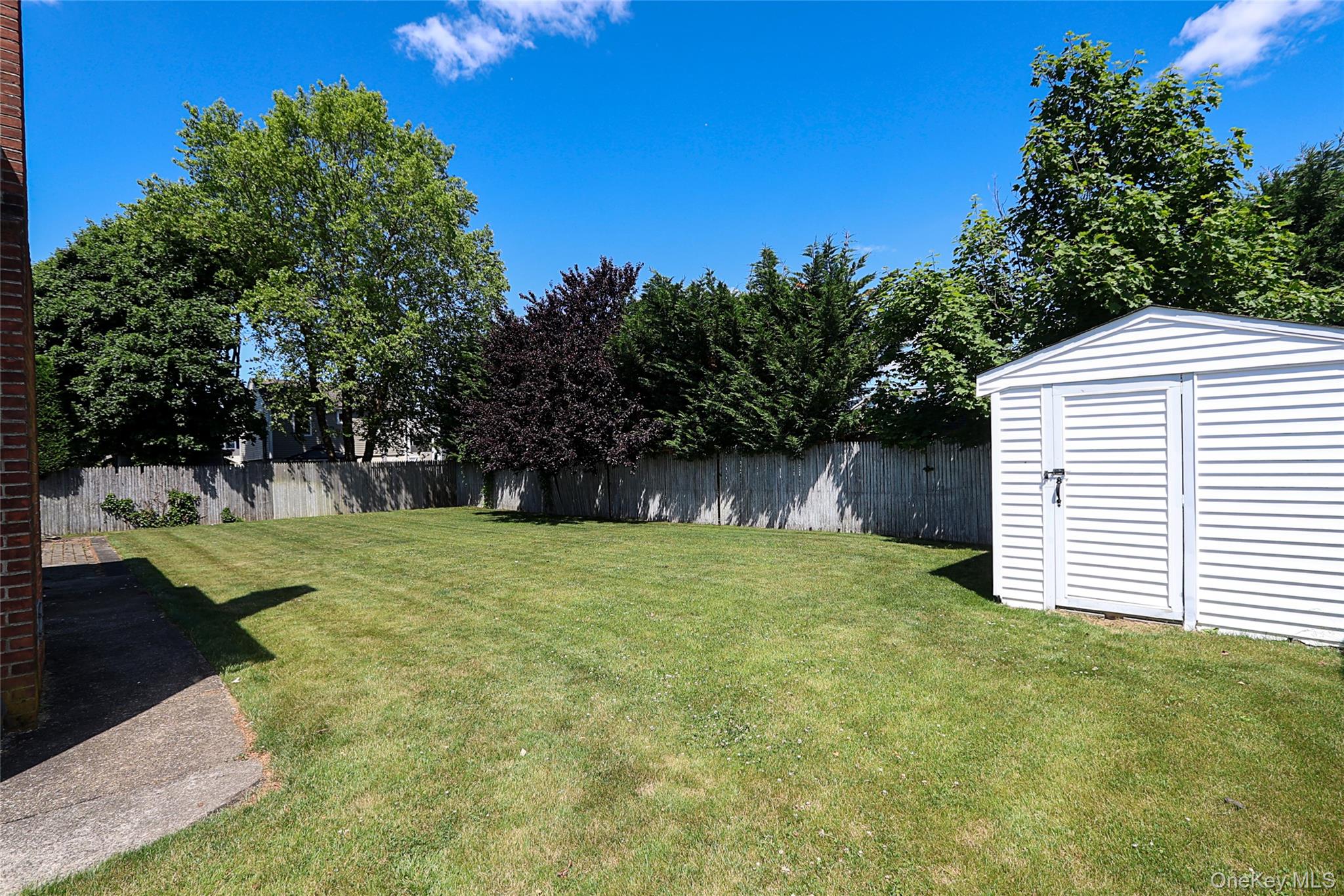 20 East Clearwater Road Lindenhurst, NY 11757 - Photo 36 of 41