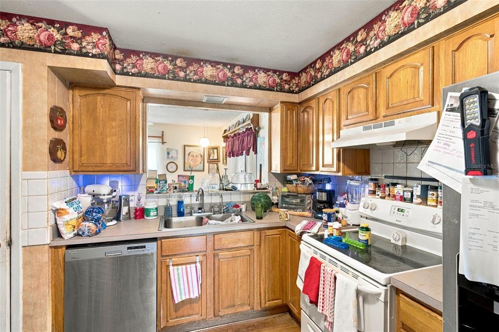 2647 McIntosh Road Dover, FL 33527 - Photo 15 of 38 Gallery Image 15