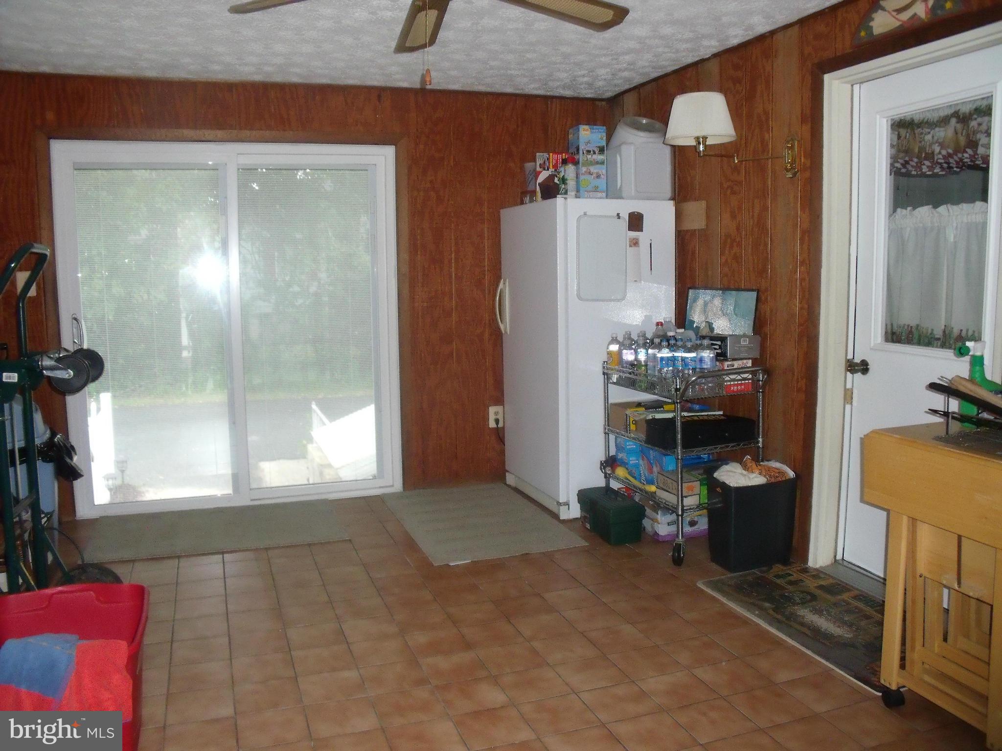 334 Worton Road Baltimore, MD 21221 - Photo 20 of 30 Family Room