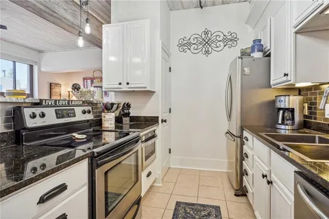 $450,000 | 333 Julia Street, Unit 402, New Orleans, LA 70130