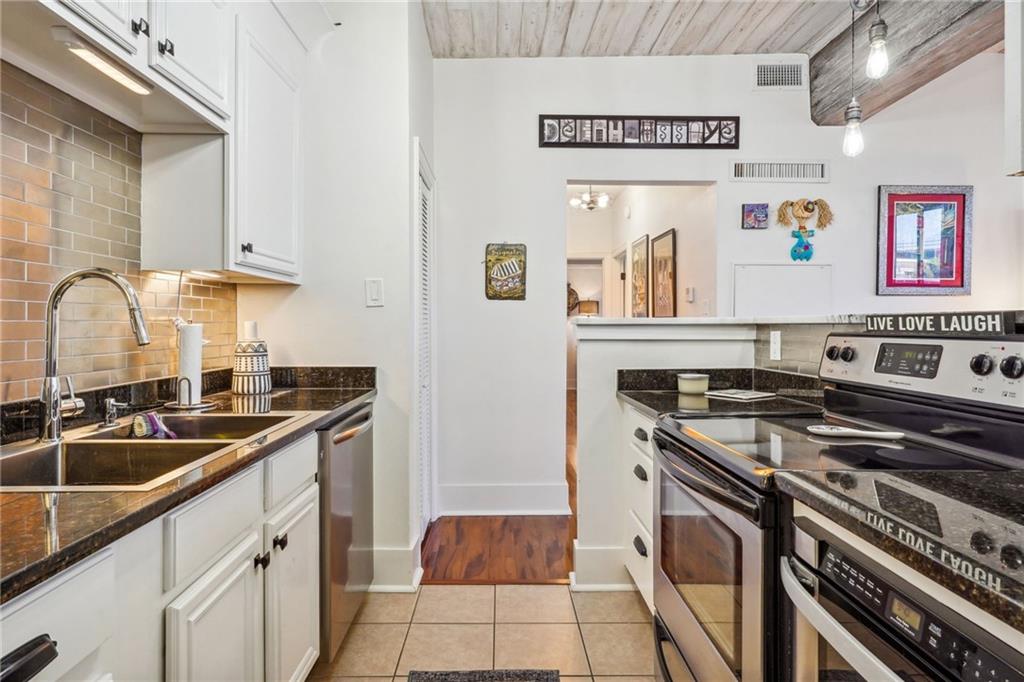 333 Julia Street, Unit 402 New Orleans, LA 70130 - Photo 14 of 27