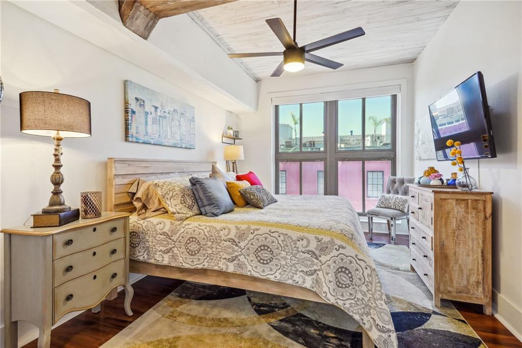 333 Julia Street, Unit 402 New Orleans, LA 70130 - Photo 16 of 27