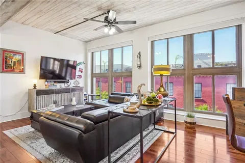 $450,000 | 333 Julia Street, Unit 402, New Orleans, LA 70130