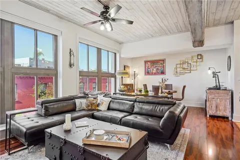 $450,000 | 333 Julia Street, Unit 402, New Orleans, LA 70130