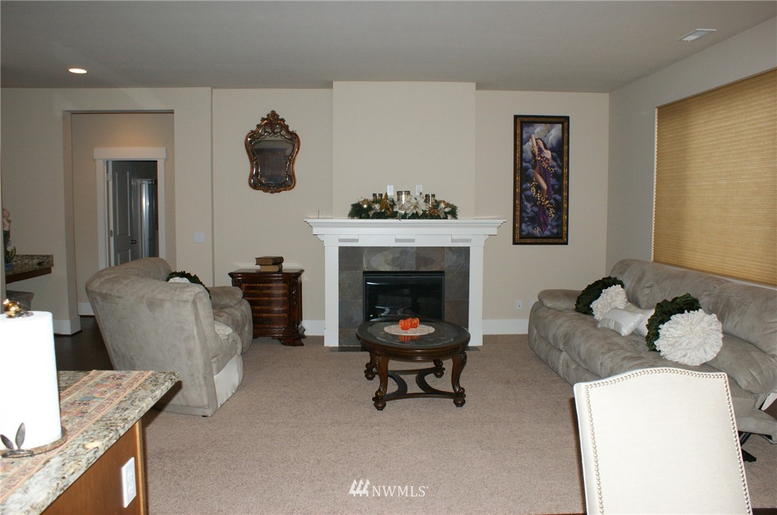 4727 Northeast 23rd Place Renton, WA 98059 - Photo 2 of 18 Gallery Image 2