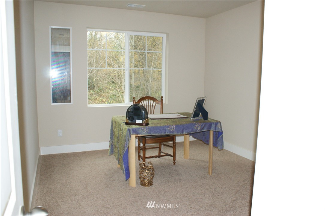 4727 Northeast 23rd Place Renton, WA 98059 - Photo 13 of 18 Gallery Image 13