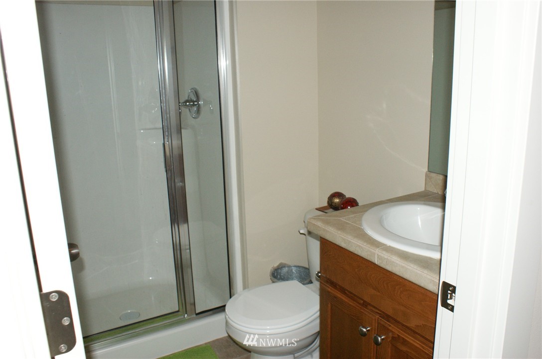 4727 Northeast 23rd Place Renton, WA 98059 - Photo 5 of 18 Gallery Image 5
