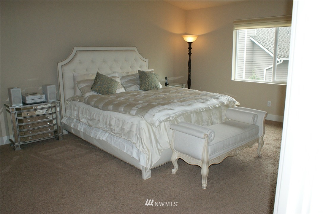 4727 Northeast 23rd Place Renton, WA 98059 - Photo 7 of 18 Gallery Image 7