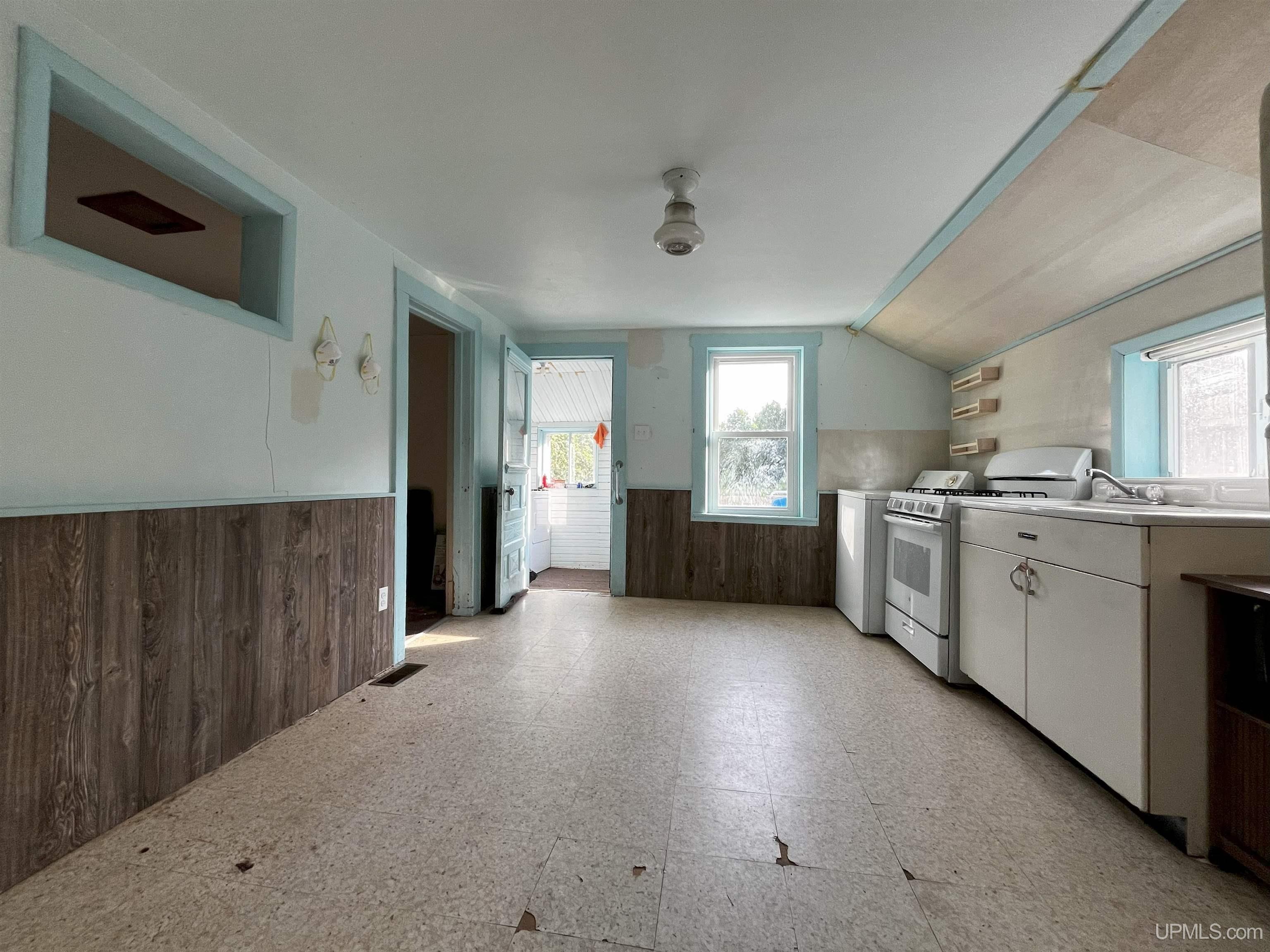 54866 Tecumseh Road Calumet, MI 49913 - Photo 20 of 38