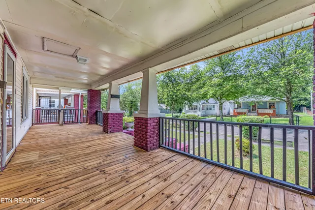 $299,900 | 126 South Van Gilder Street, Knoxville, TN 37915