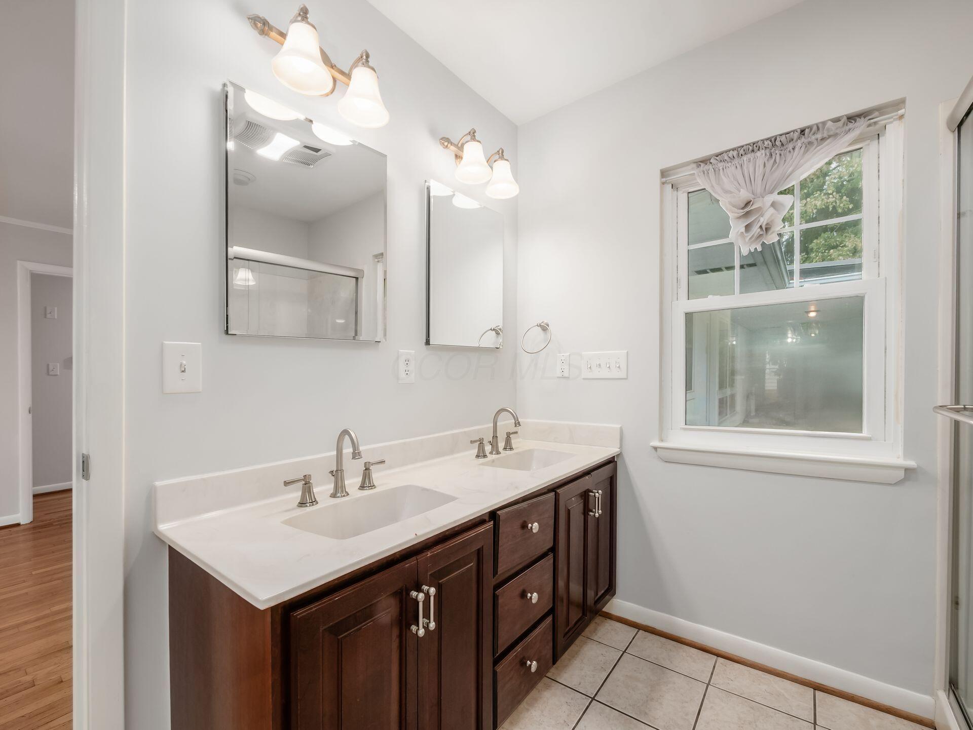 2081 Fishinger Road Upper Arlington, OH 43221 - Photo 31 of 77 032_65a6_N 2081 Fishinger 077
