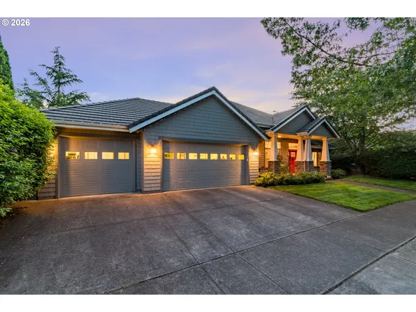 $749,900 | 2225 Avengale Drive, Eugene, OR 97408