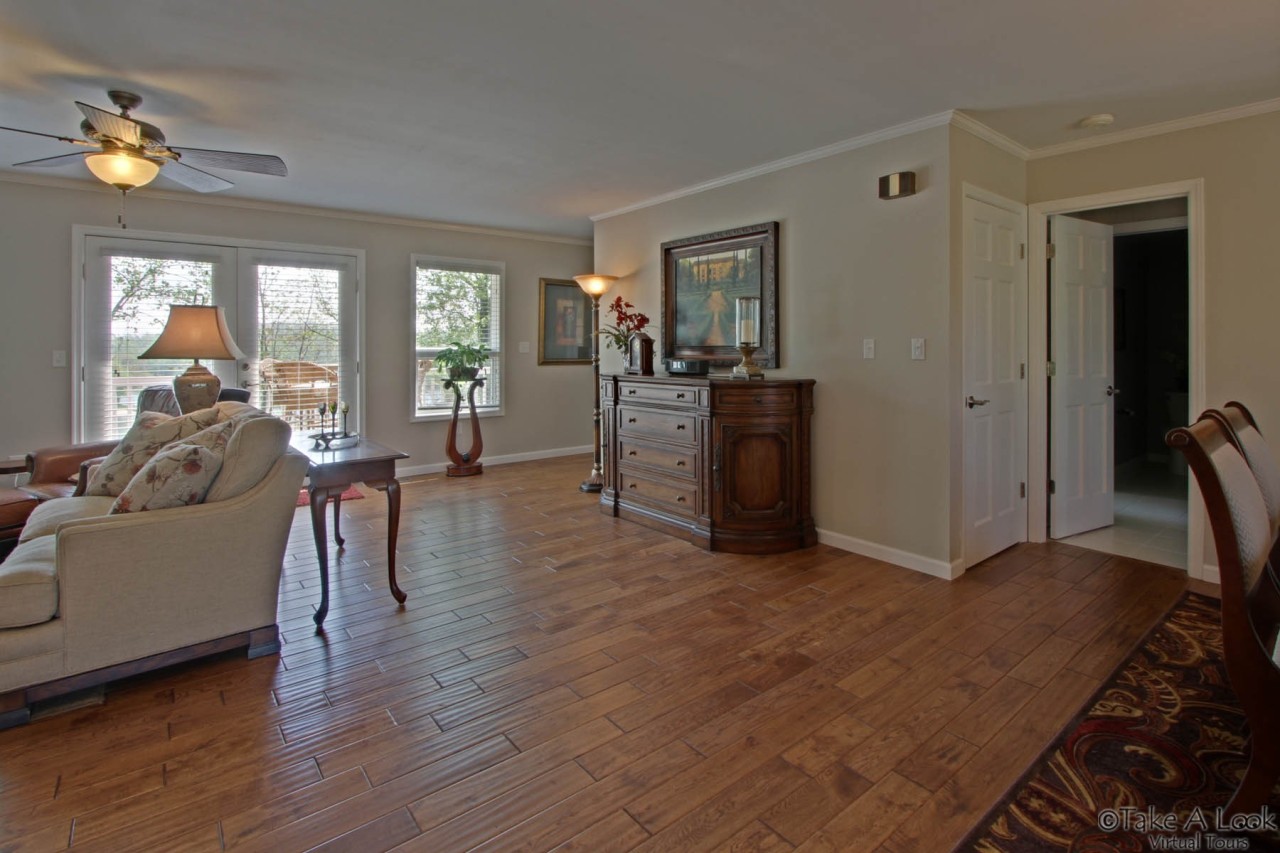 572 Major Holland Road Union Hall, VA 24176 - Photo 9 of 50 Living Rm...AAaahhhhhh!