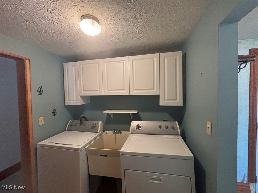 11592 Taylor Wells Road Chardon, OH 44024 - Photo 9 of 37 Laundry