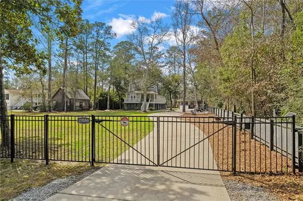 $525,000 | 27044 Lucille Drive, Lacombe, LA 70445