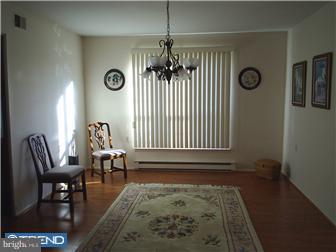 29 Windsor Road Southampton, NJ 08088 - Photo 3 of 9 Dining Room