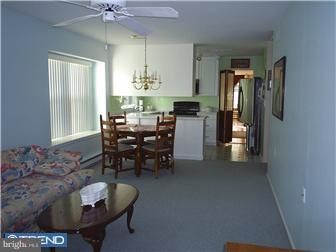 29 Windsor Road Southampton, NJ 08088 - Photo 7 of 9 Family Room
