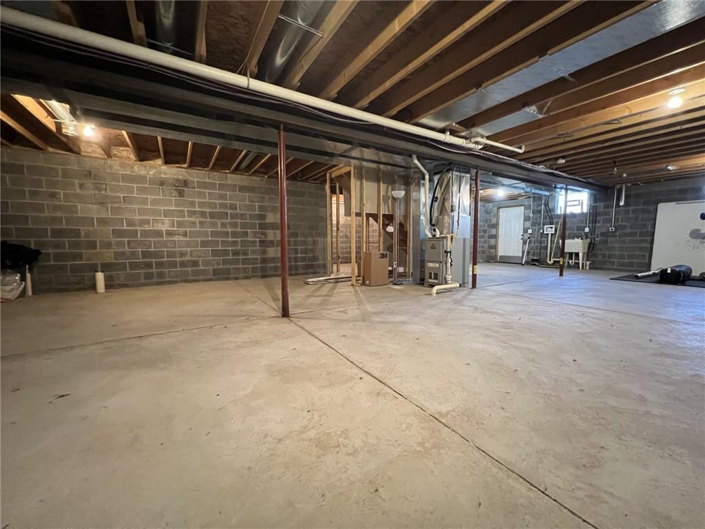 43 Maple Street Uniontown, PA 15401 - Photo 19 of 26 a view of an empty room