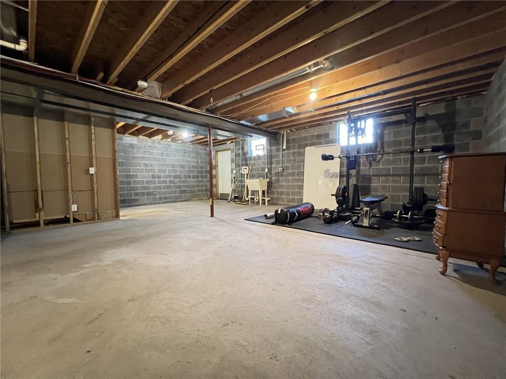 43 Maple Street Uniontown, PA 15401 - Photo 20 of 26 a view of an empty room