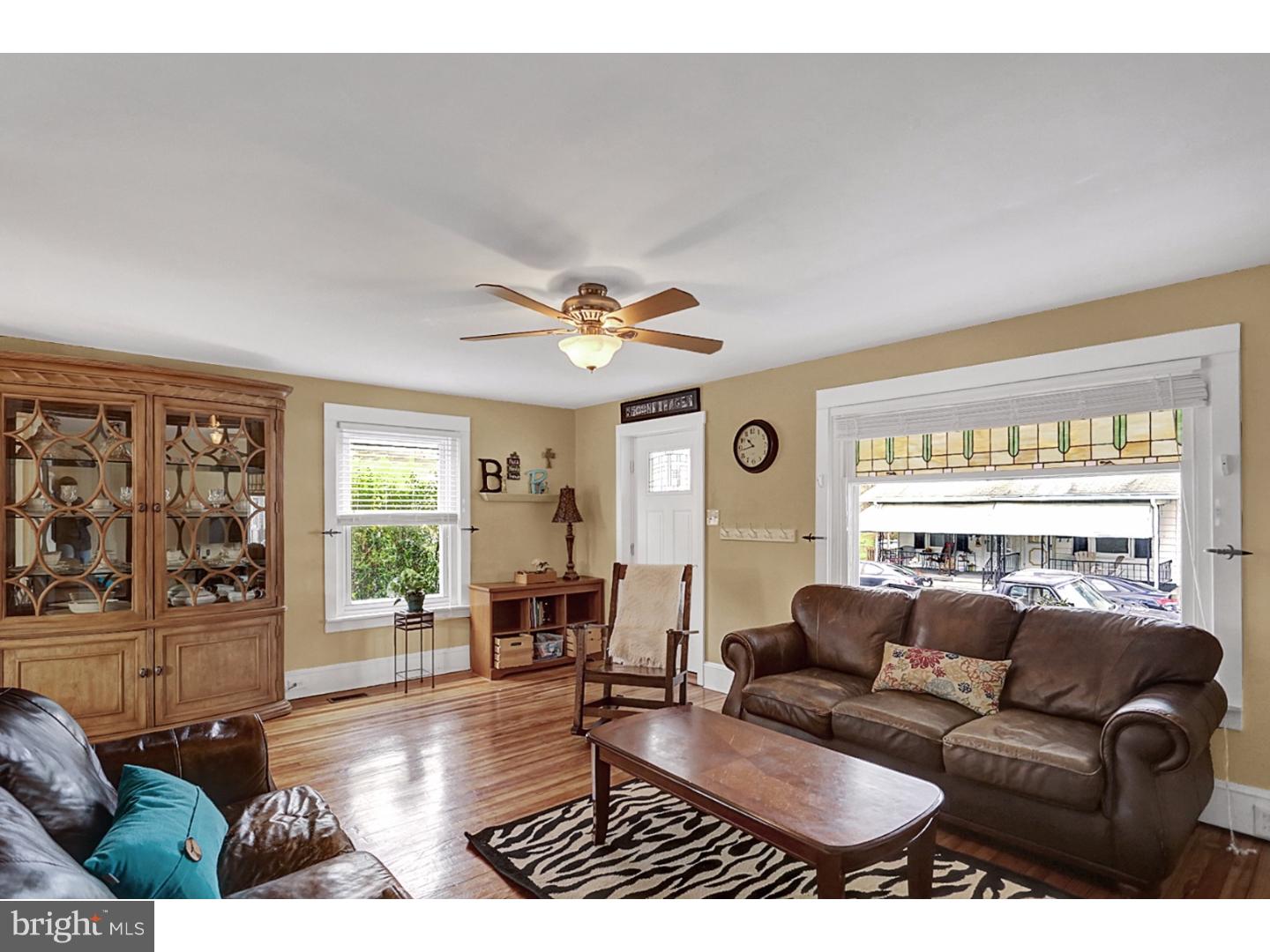 48 Cacoosing Avenue Sinking Spring, PA 19608 - Photo 5 of 22 Living Room