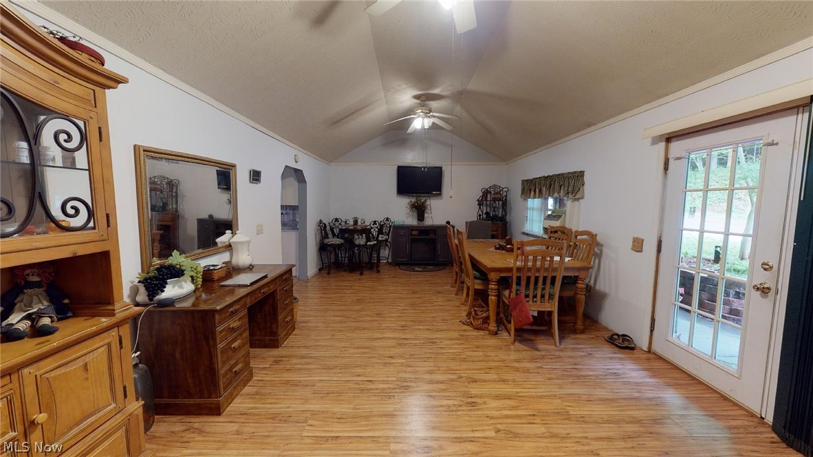 977 Liverpool Road Reedy, WV 25270 - Photo 8 of 34 Family / Dining