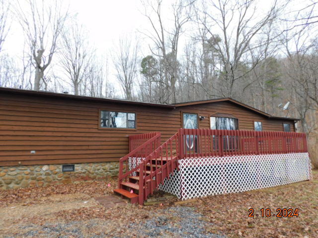 2193 Nemmo Road Vinton, VA 24179 - Photo 1 of 12 a front view of a house