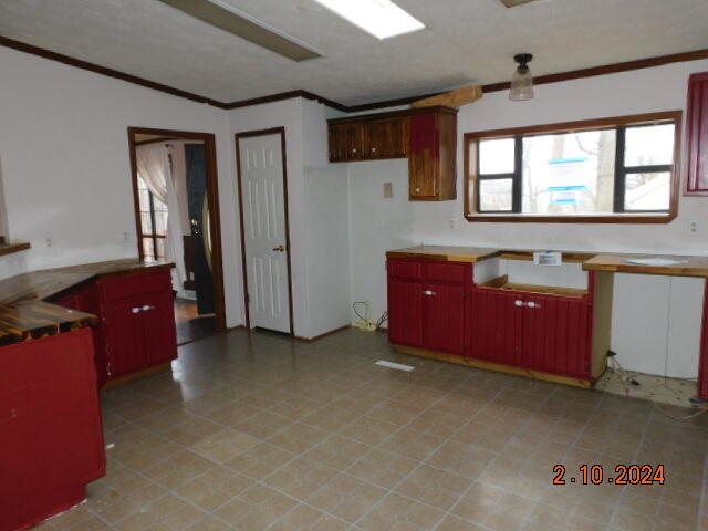 2193 Nemmo Road Vinton, VA 24179 - Photo 5 of 12 a living room with furniture and a window