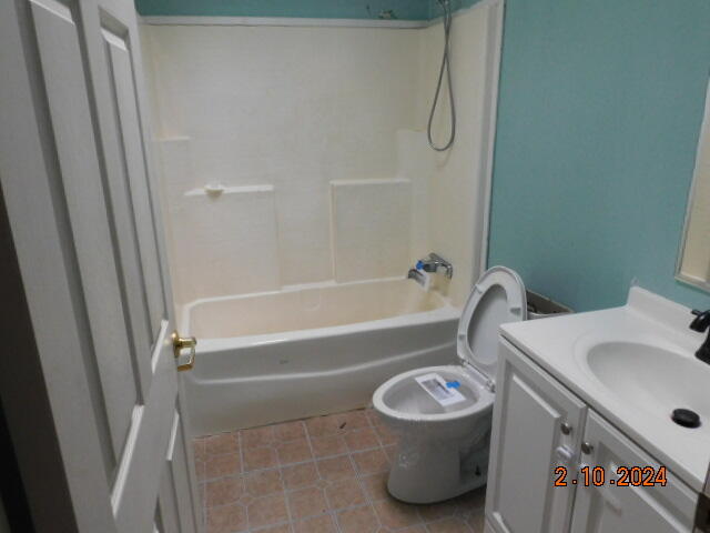 2193 Nemmo Road Vinton, VA 24179 - Photo 6 of 12 a bathroom with a sink toilet and shower