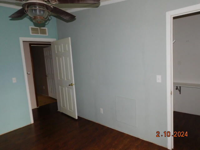 2193 Nemmo Road Vinton, VA 24179 - Photo 8 of 12 a view of a hallway with entryway