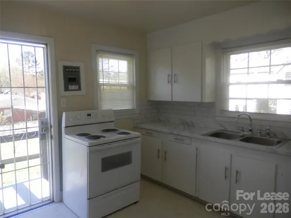 $1,595 | 1701 Washington Avenue, Charlotte, NC 28216