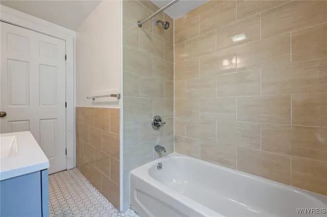 $1,500 | 266 Lasalle Avenue, Buffalo, NY 14215