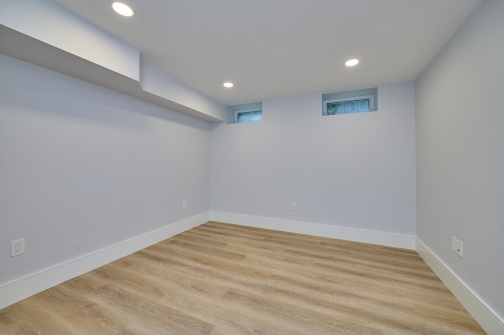 123 Fuller Street, Unit B Brookline, MA 02446 - Photo 34 of 41